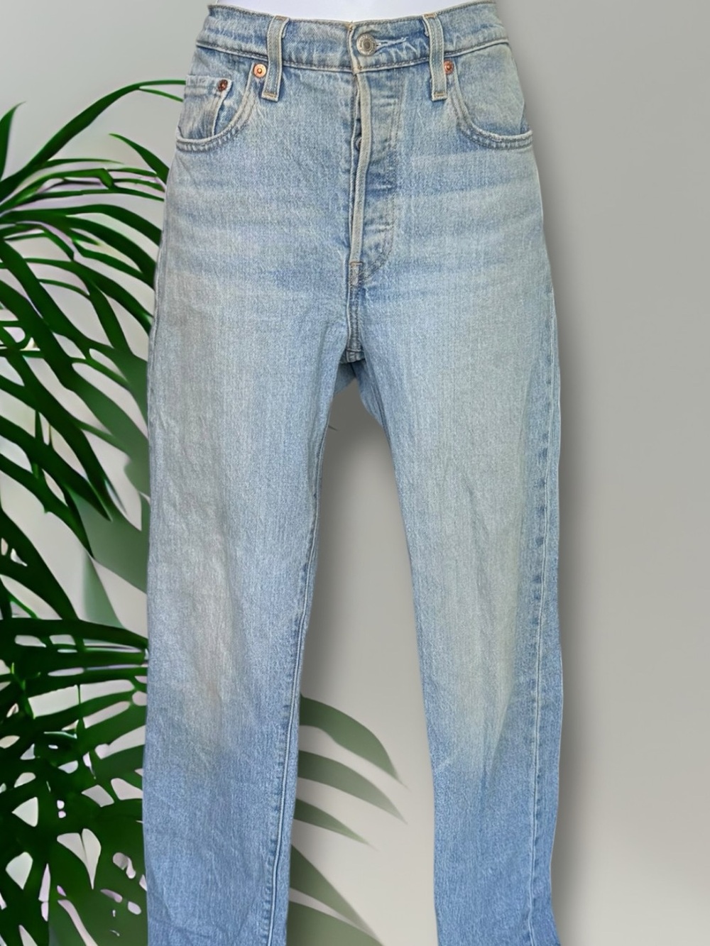 Levi's 501 Light Blue Straight Leg Jeans